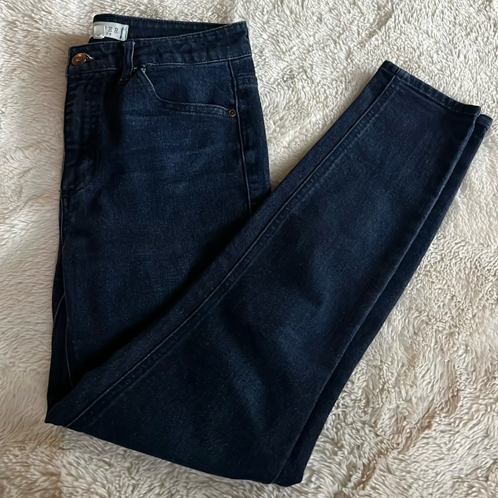 High rise, skinny cropped jean, size 27